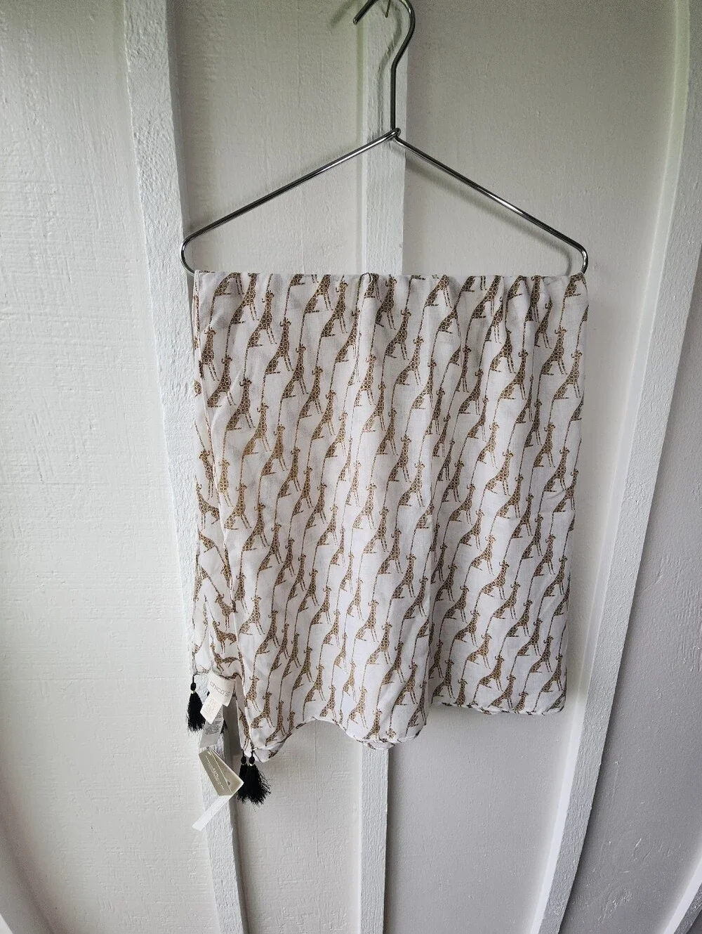 New Chico's THE SQUARE SCARF White Scarf with Giraffe Print